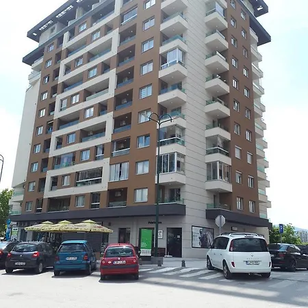 Lovely New 3 Bedroom Apt Σαράγεβο