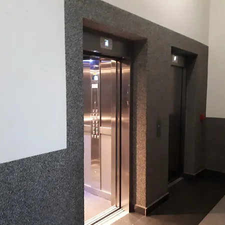 Lovely New 3 Bedroom Apt Διαμέρισμα *